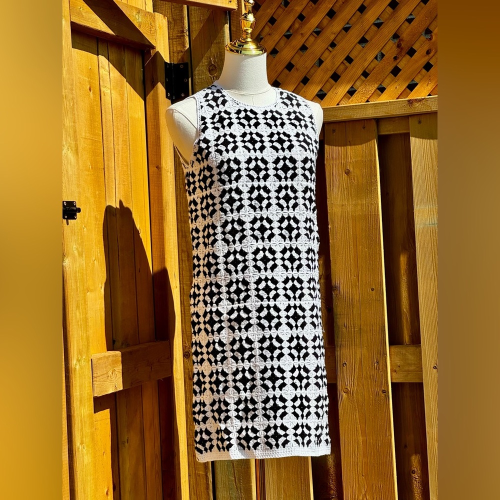 🆕 FARM Rio 🧿 NWOT Patch Crochet Black & White Monochrome Mini Dress - Size S